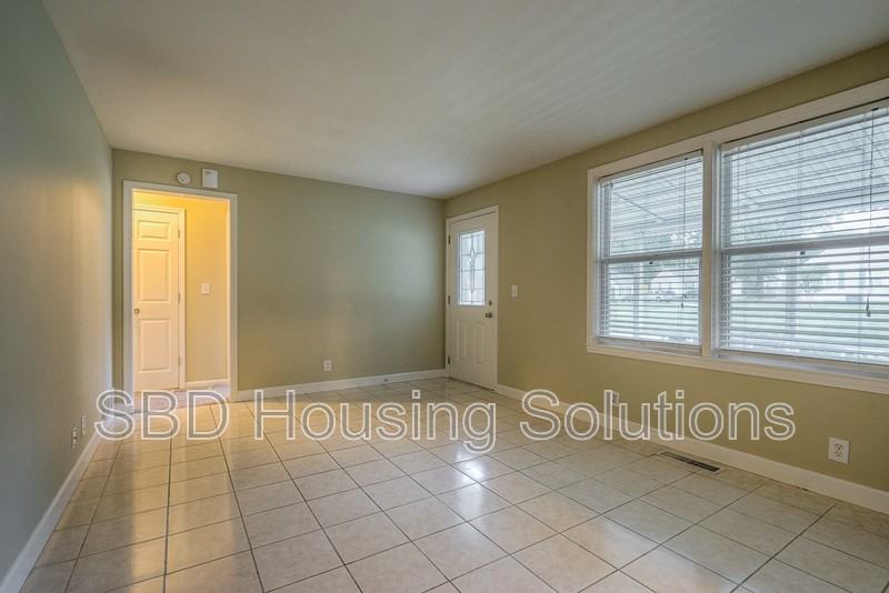 1331 W 30th St S - Photo 2 of 9
