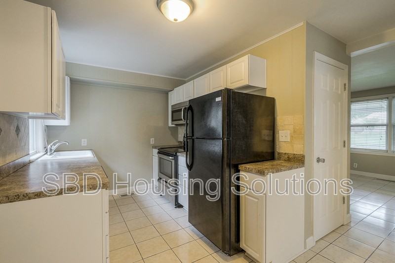 1331 W 30th St S - Photo 3 of 9