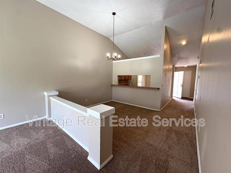 3319 Fox Lake Dr - Photo 3 of 12