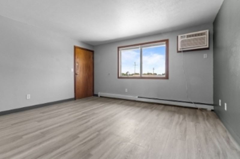 1530 Moraine Ter - Photo 2 of 12