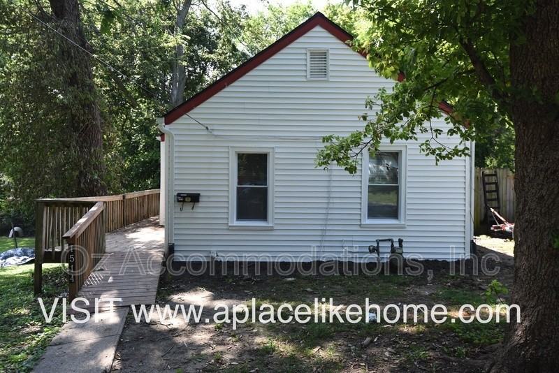 1514 N Spring St - Photo 3 of 24