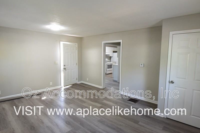 1514 N Spring St - Photo 2 of 24