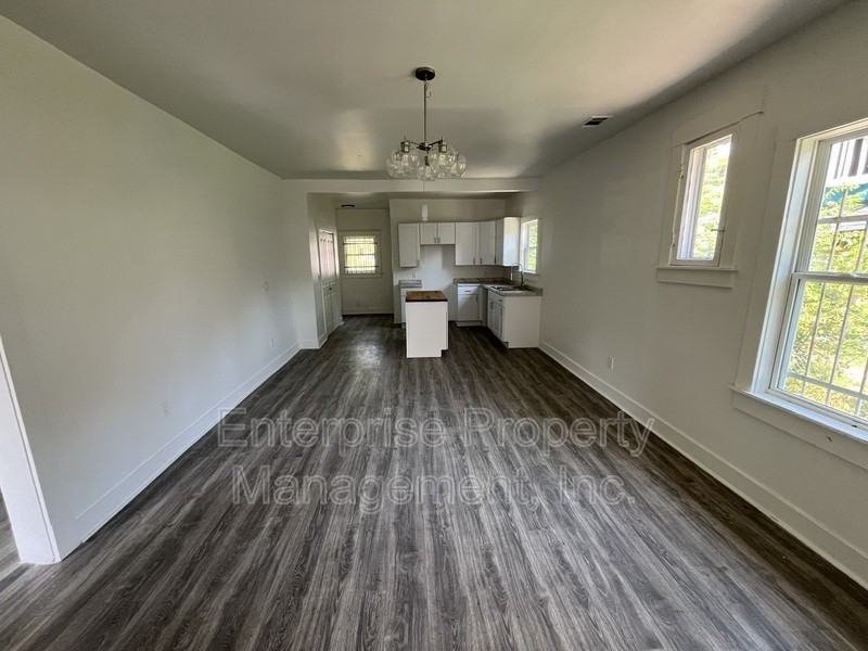 1131 Rozelle St - Photo 6 of 17