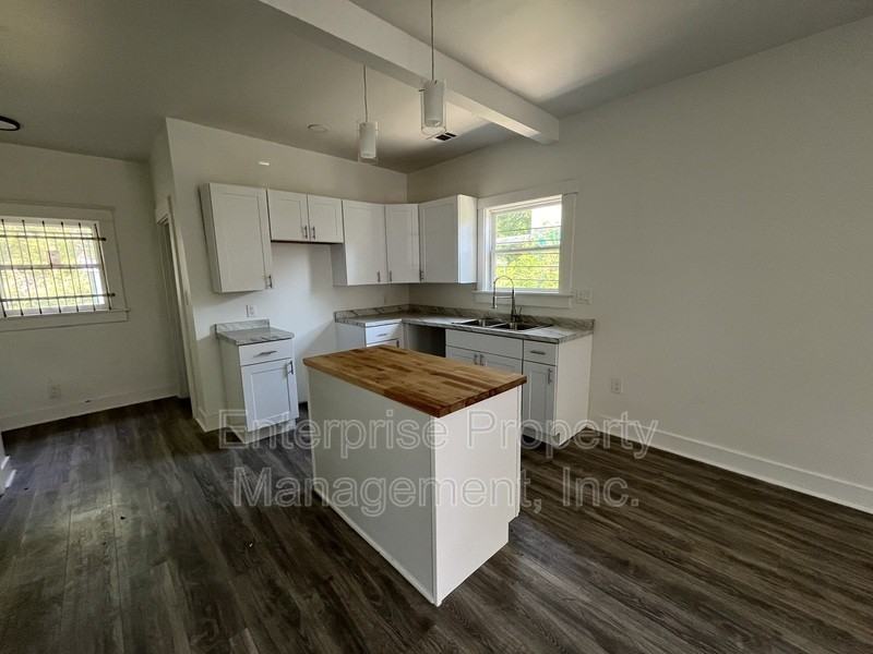 1131 Rozelle St - Photo 7 of 17