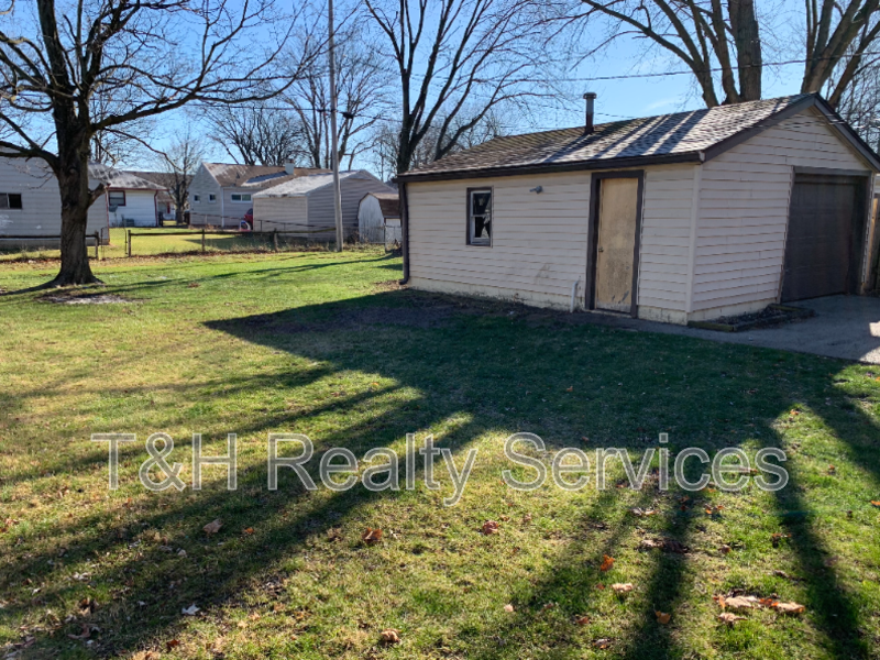 4761 Wellington Ave - Photo 3 of 18