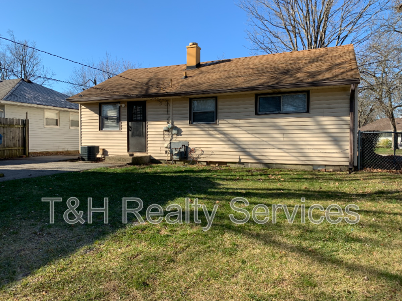 4761 Wellington Ave - Photo 4 of 18