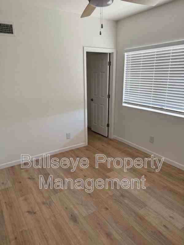 1302 E Maddock Rd - Photo 3 of 12