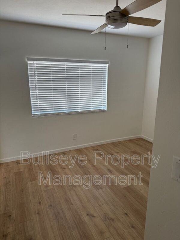 1302 E Maddock Rd - Photo 5 of 12