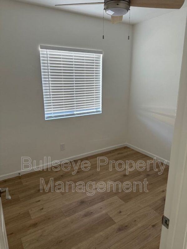 1302 E Maddock Rd - Photo 6 of 12