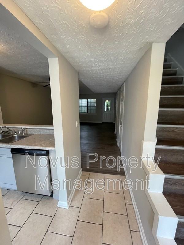 753 South St - Photo 4 of 19