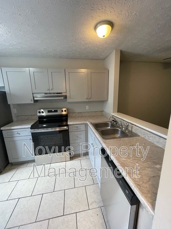 753 South St - Photo 5 of 19