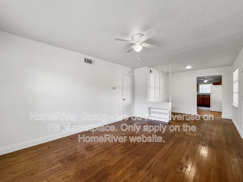 2820 Hillglenn Rd - Photo 3 of 32