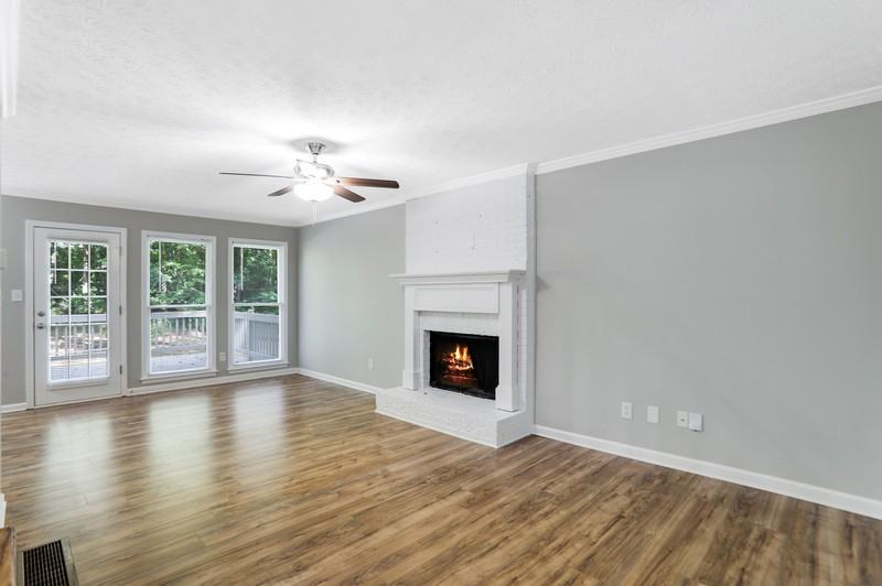 130 Cedar Creek Ct - Photo 3 of 20