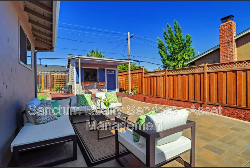 1435 Bouret Dr - Photo 3 of 7