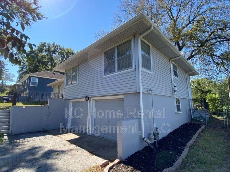 11226 Jackson Ave - Photo 3 of 37