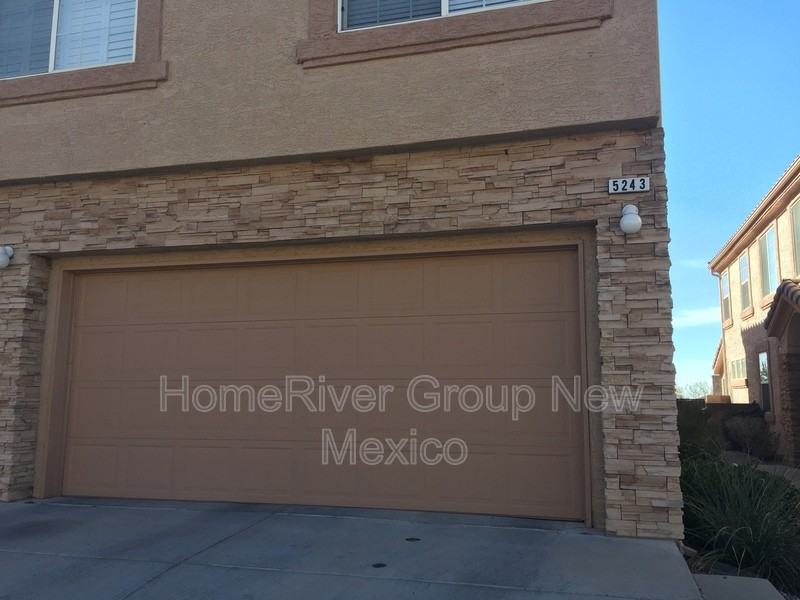 5243 Molokai Ave Ne - Photo 3 of 45