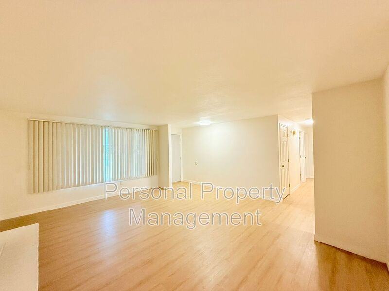 519 Nw 82nd St - Photo 3 of 24