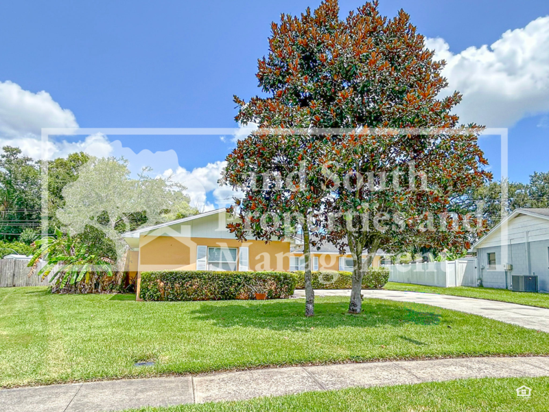 631 Queens Loop N - Photo 2 of 26