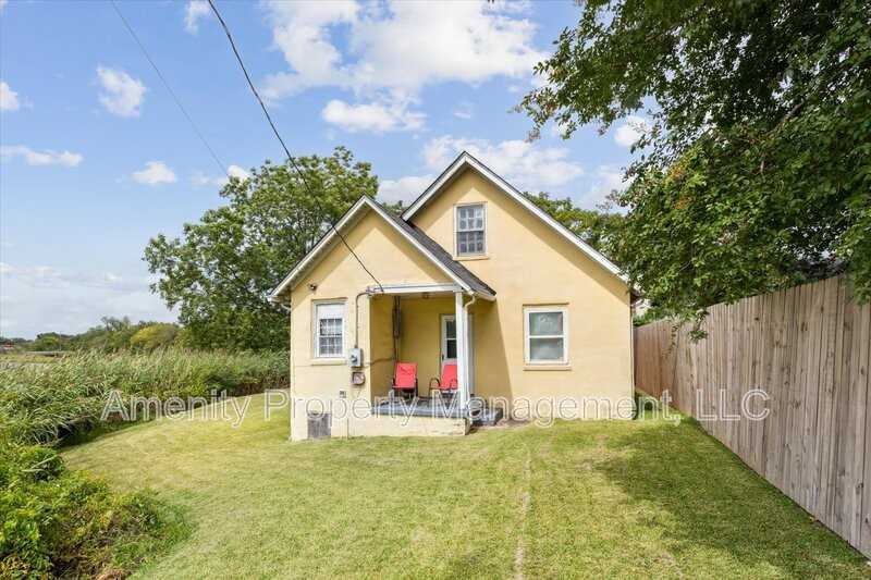 145 Ash Ave - Photo 3 of 27