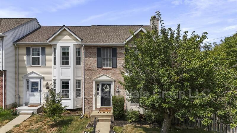 200 Mountain Ter - Photo 2 of 38