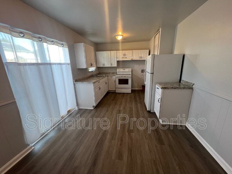 308 Bernie Ct - Photo 3 of 9