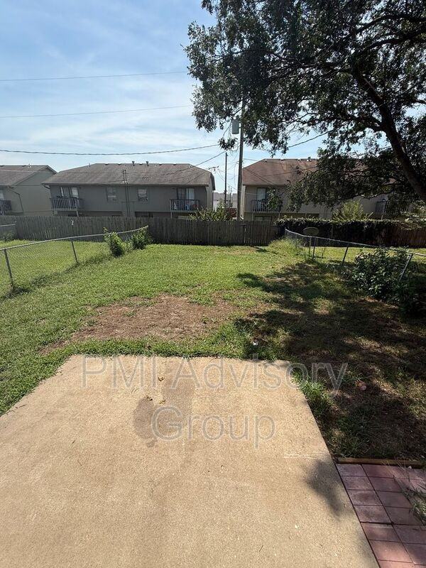 6131 Sw 26th St #A - Photo 4 of 10