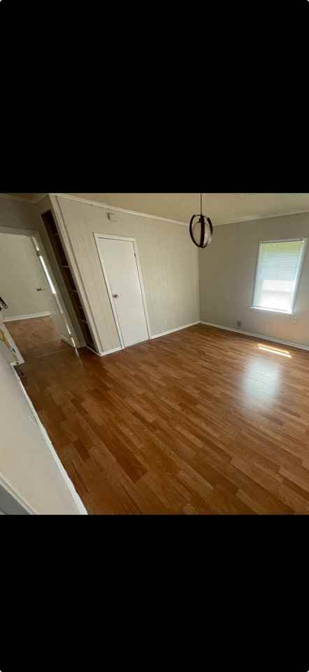 721 Roanoke Ave - Photo 2 of 5