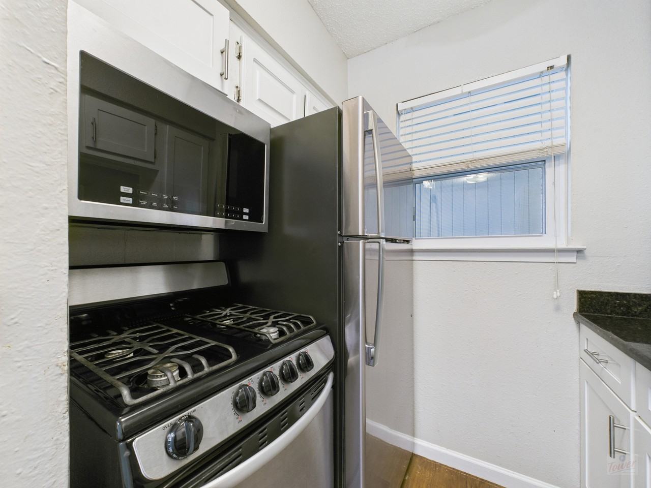 2401 Manor Rd #136 - Photo 5 of 12