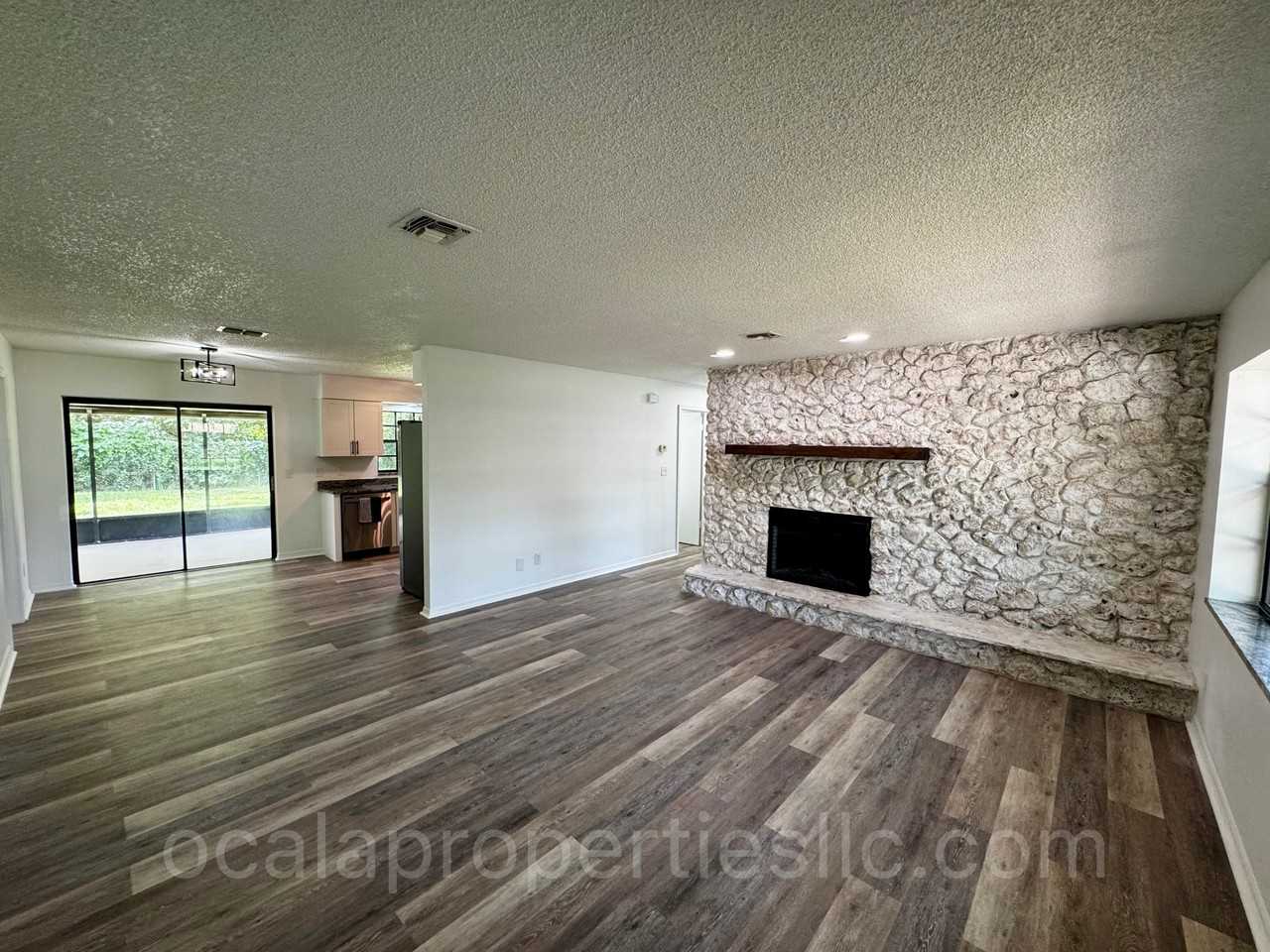 3380 Ne 44th Pl - Photo 3 of 39