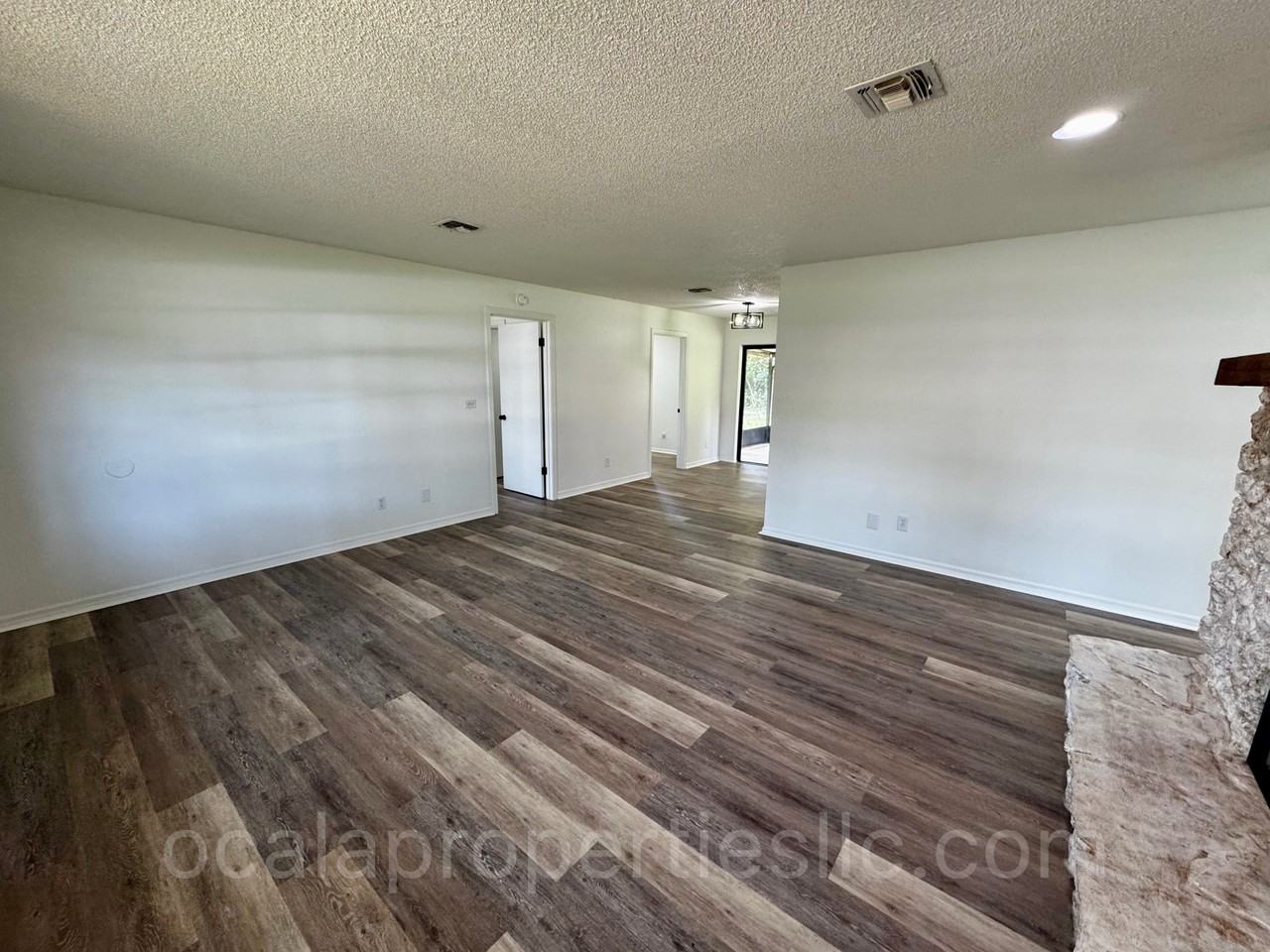 3380 Ne 44th Pl - Photo 7 of 39