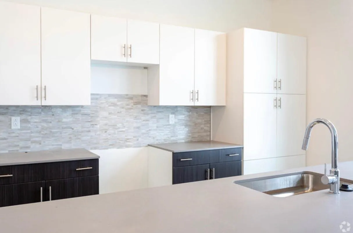 247 N Goodman St - Photo 3 of 13