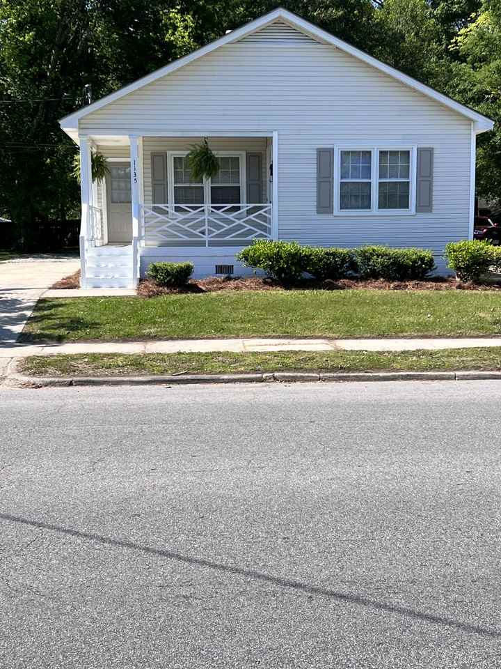 1135 W Thomas St #NA - Photo 2 of 13