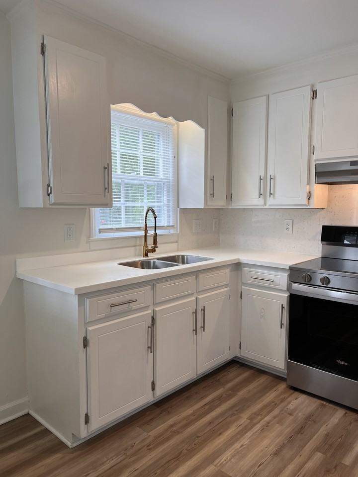 1135 W Thomas St #NA - Photo 4 of 13