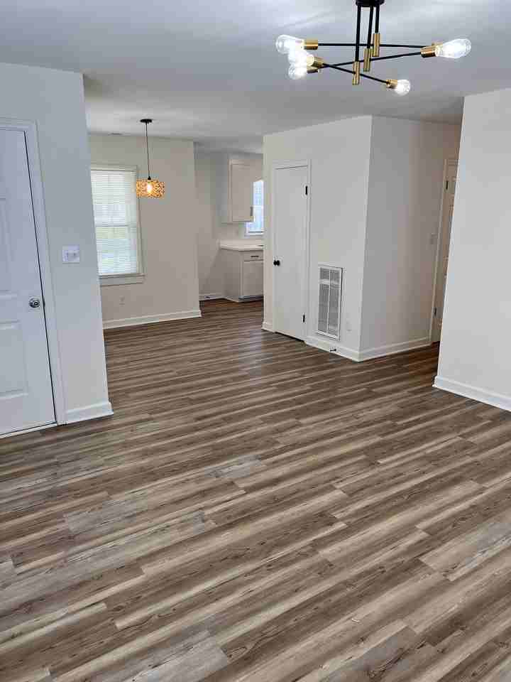 1135 W Thomas St #NA - Photo 5 of 13