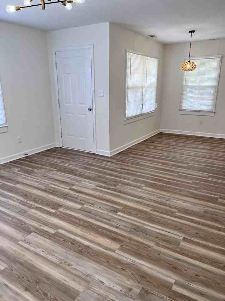 1135 W Thomas St #NA - Photo 6 of 13