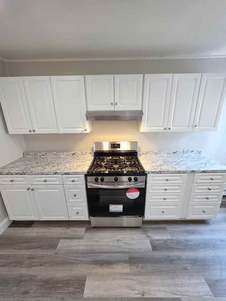 367 Broad St - Photo 3 of 11