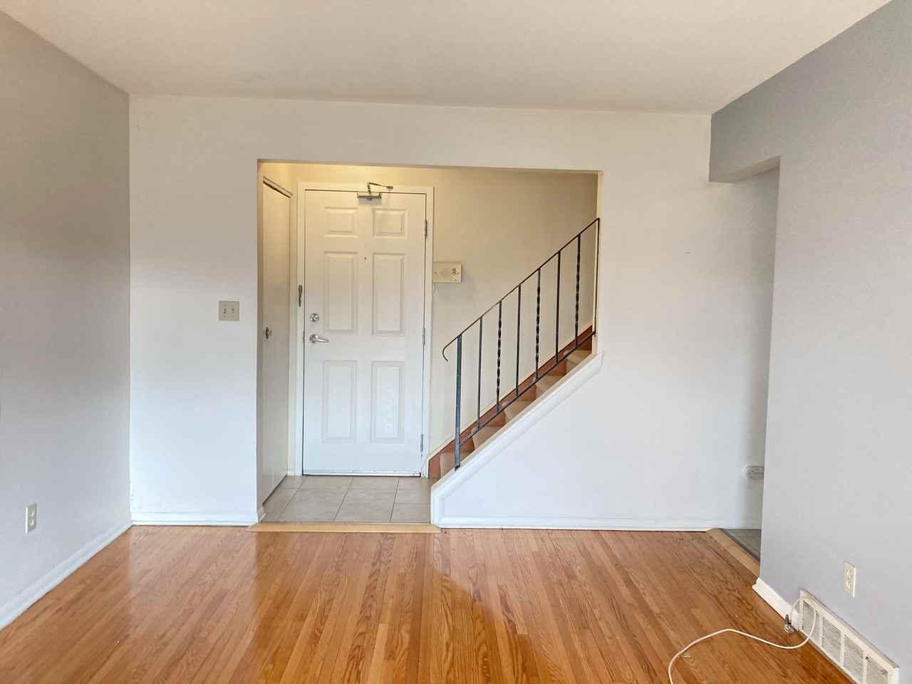 2602 Columbia Crt - Photo 2 of 23