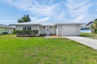 434 Se Langfield Ave - Photo 1 of 1