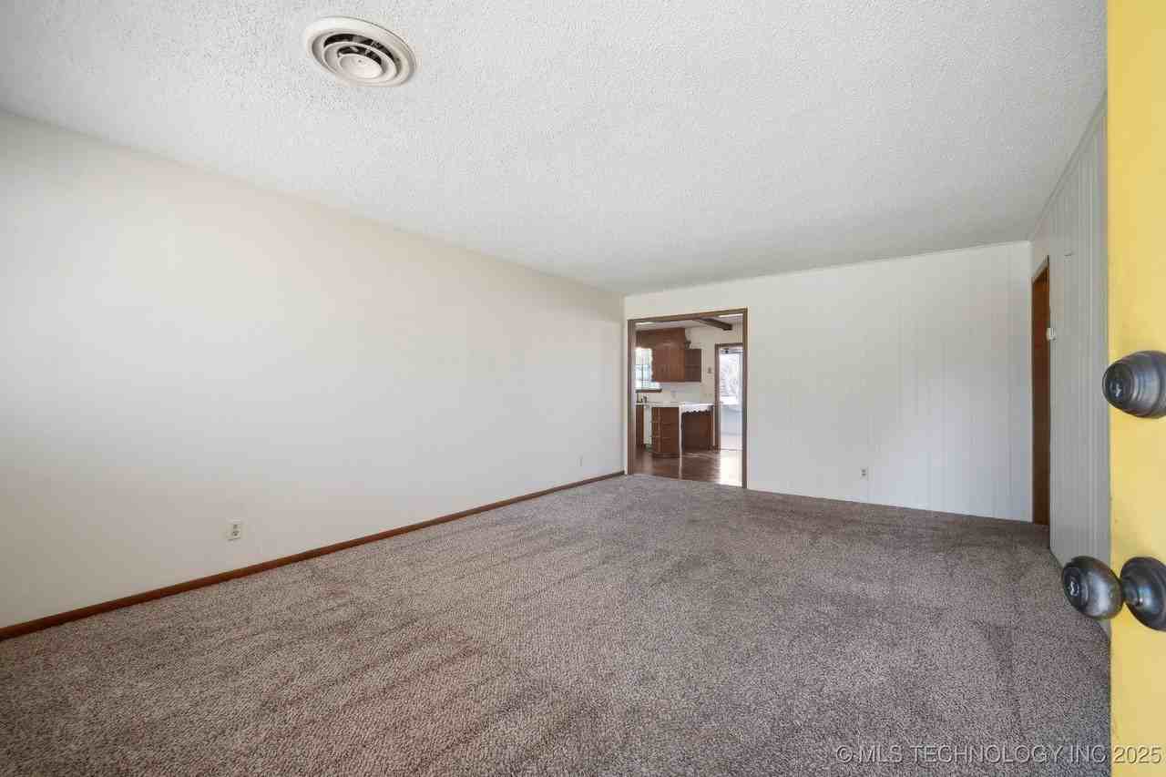 4629 E 4th St - Photo 2 of 21