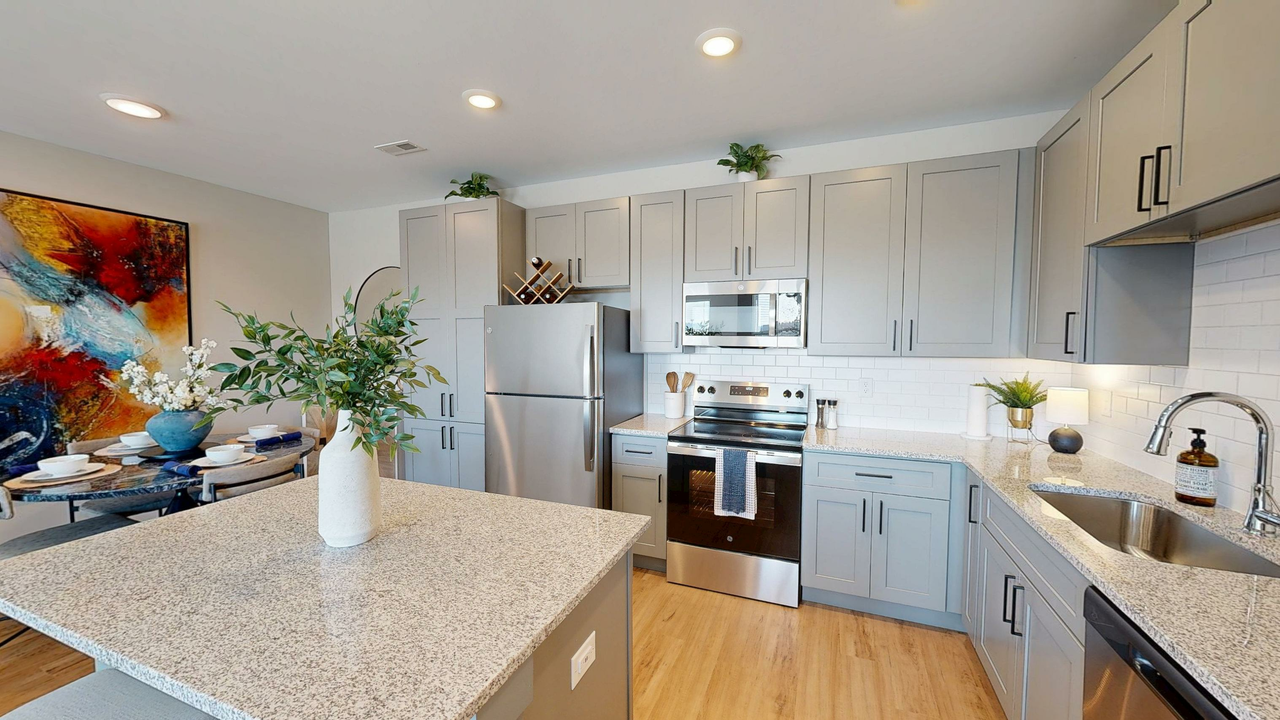 Remington Lake Apartments - Photo 4 of 50