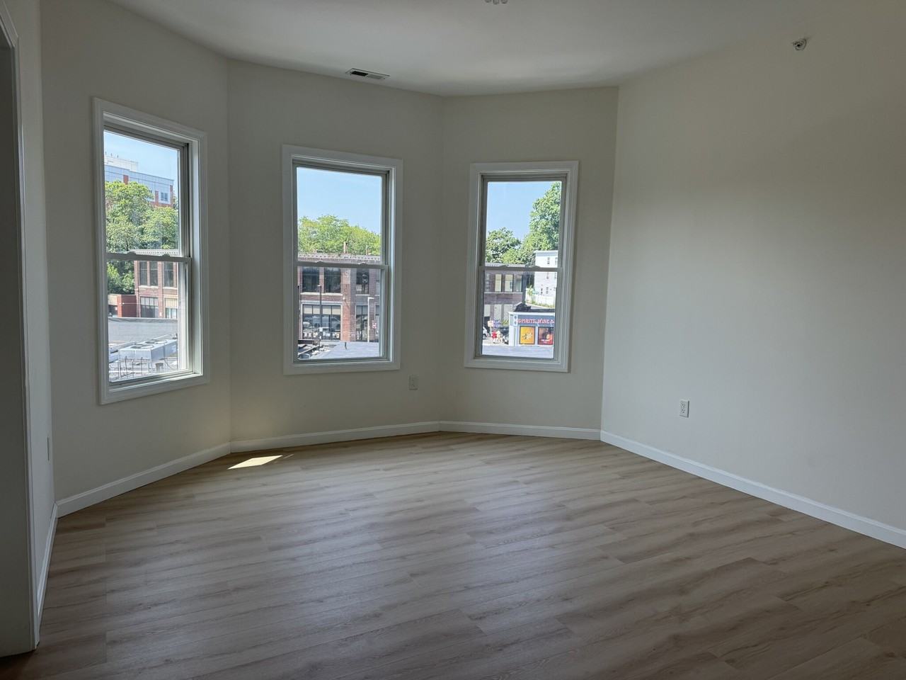 Harvard St #3 - Photo 6 of 12