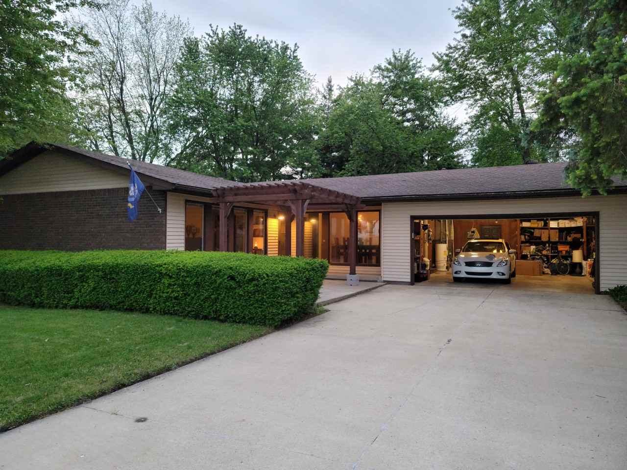 425 W Forsyth Rd #NA - Photo 2 of 24