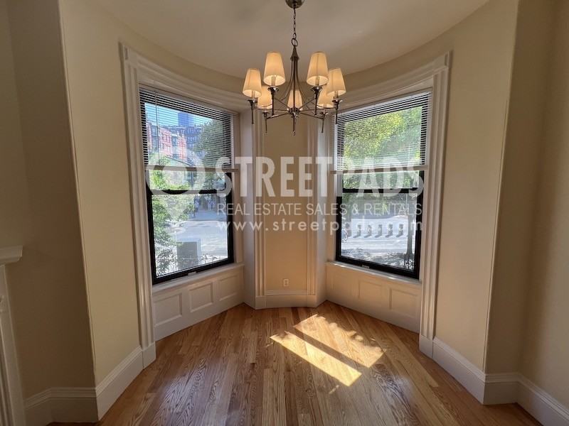 504 Beacon Street #2 - Photo 3 of 15