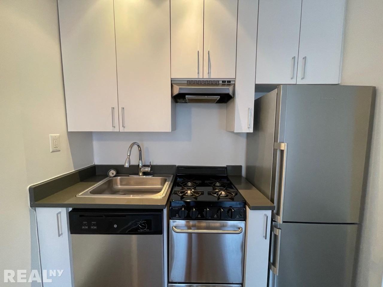 163 E 87th St #5B - Photo 2 of 3