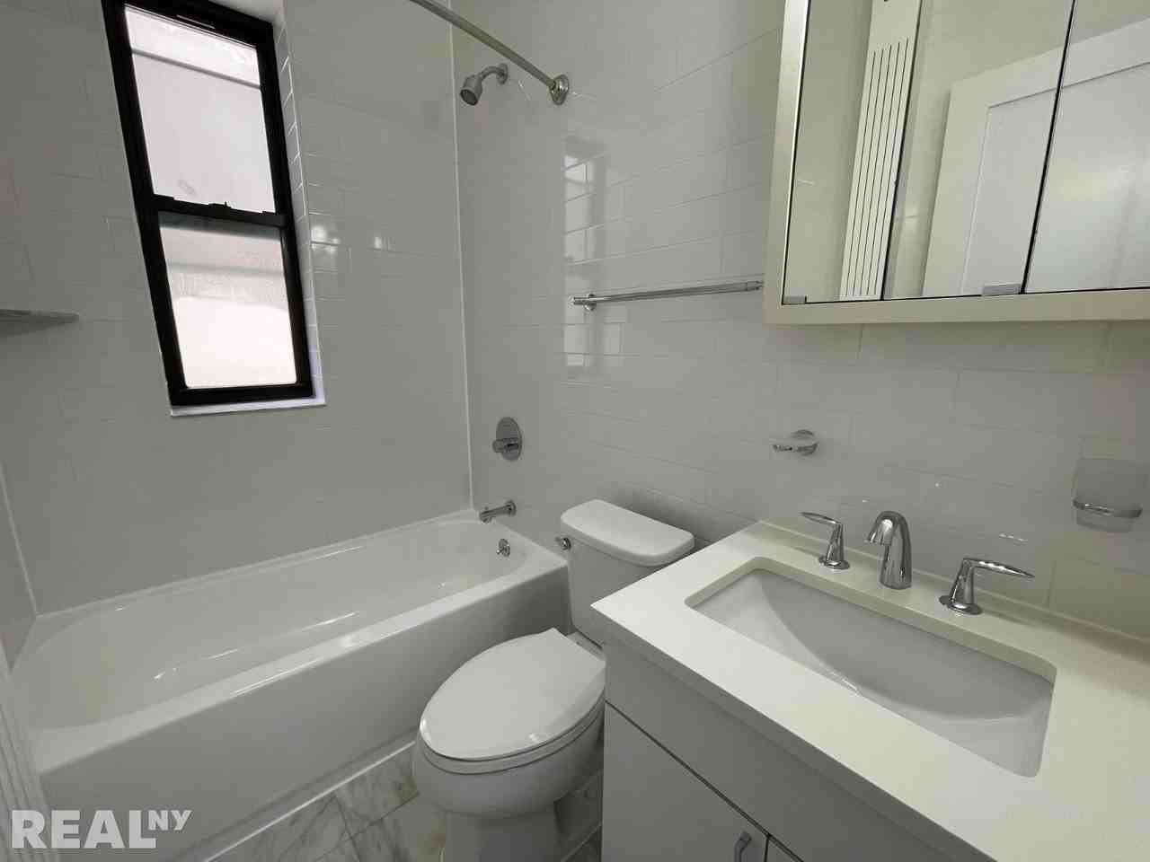 163 E 87th St #5B - Photo 3 of 3