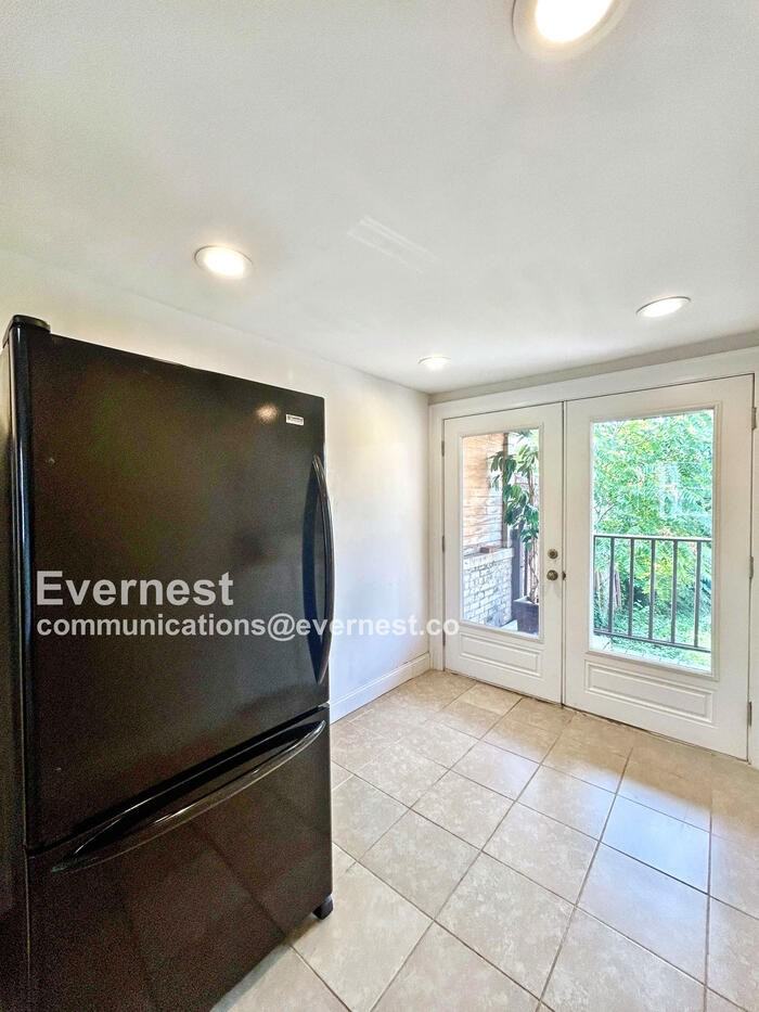1409 Hull St - Photo 2 of 16
