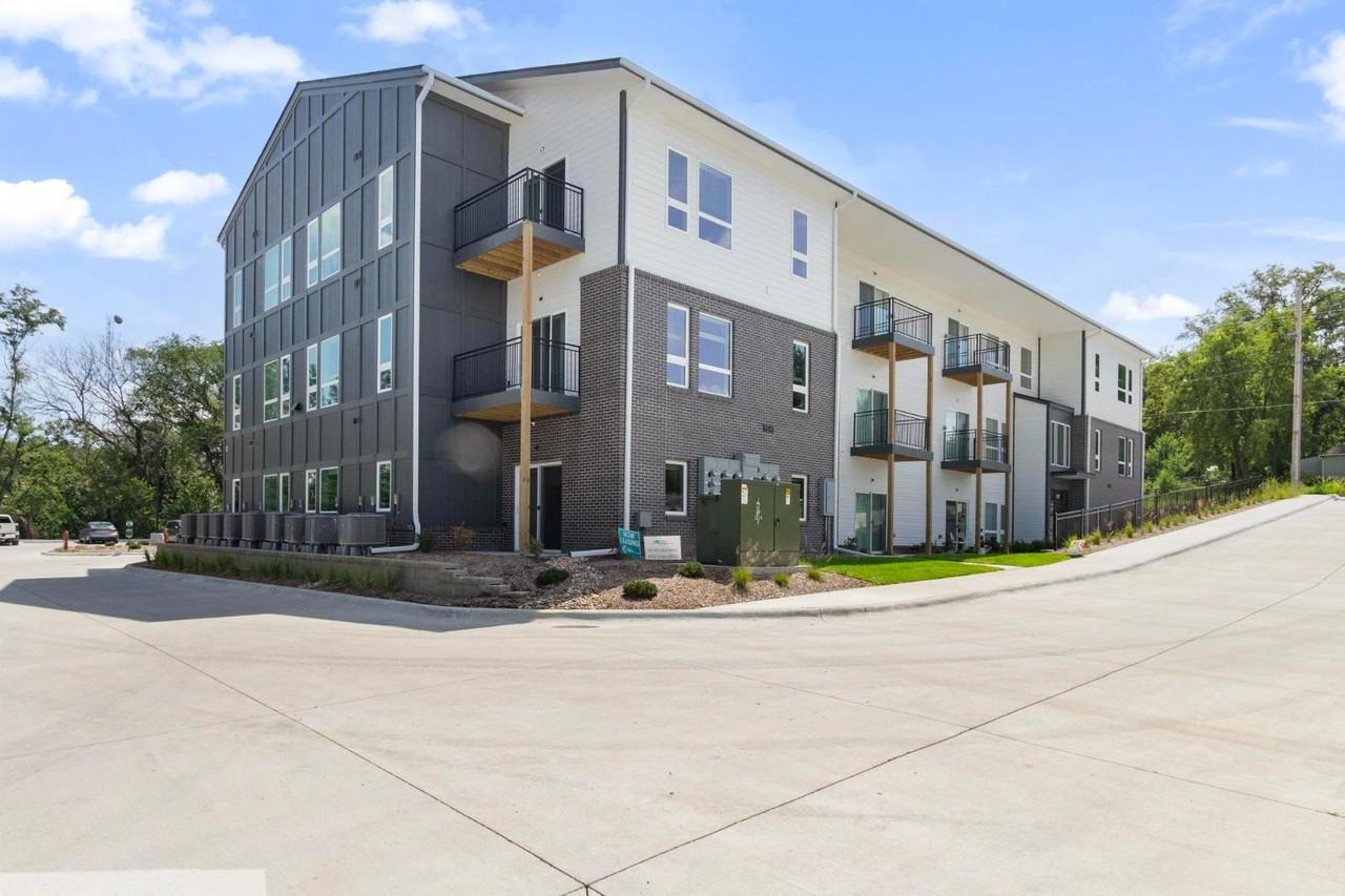 Oxbow Crossing Apartments BLD 203 - Photo 2 of 20