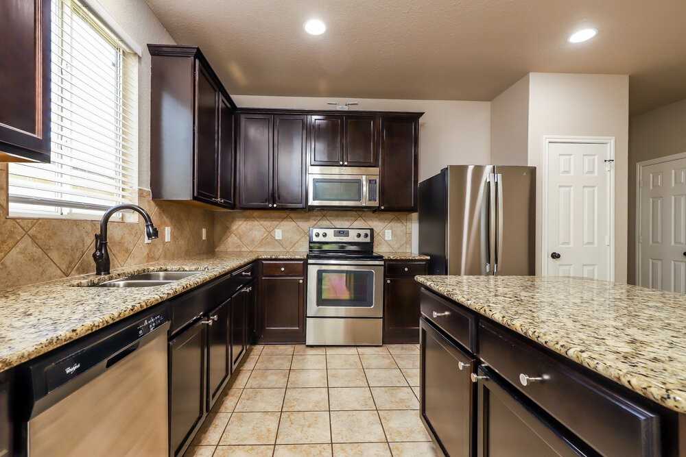 659 Trinity Mdw - Photo 7 of 16