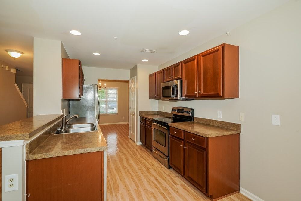2145 Erin Ln - Photo 7 of 17