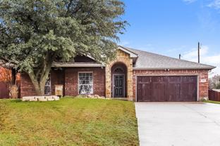 207 Carriage Dr - Photo 1 of 1
